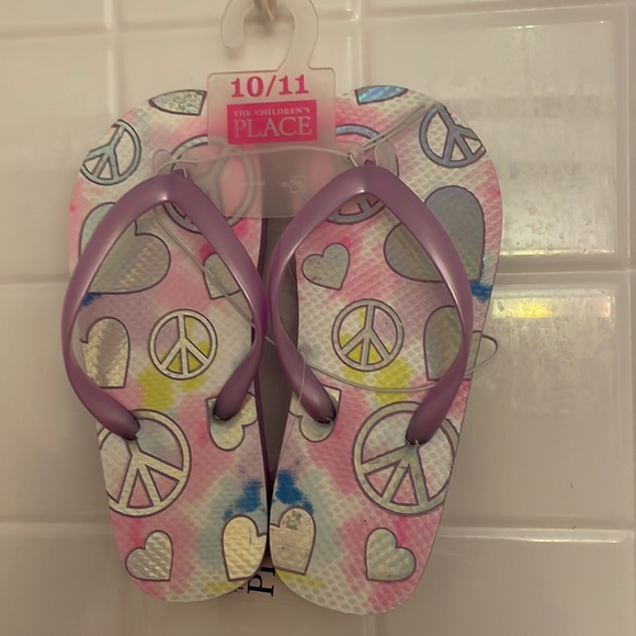 The Children Place peace sign flip flops, size 10/11, color purple - Picture 9 of 15
